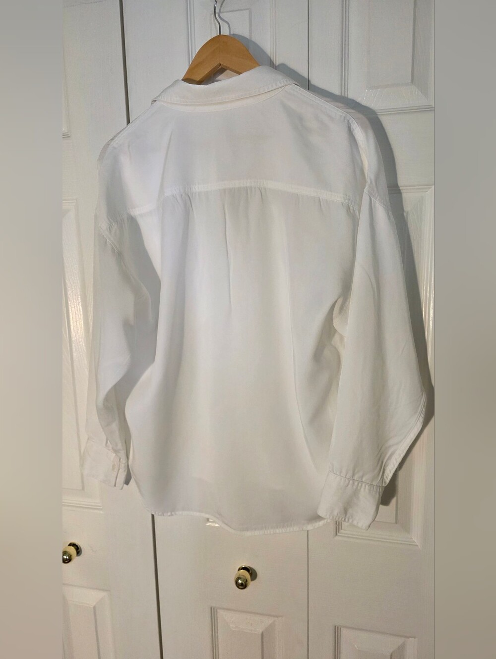 Aritzia Babaton Utility Relaxed White Button-Down Shirt with Patch Pockets - Picture 8 of 12